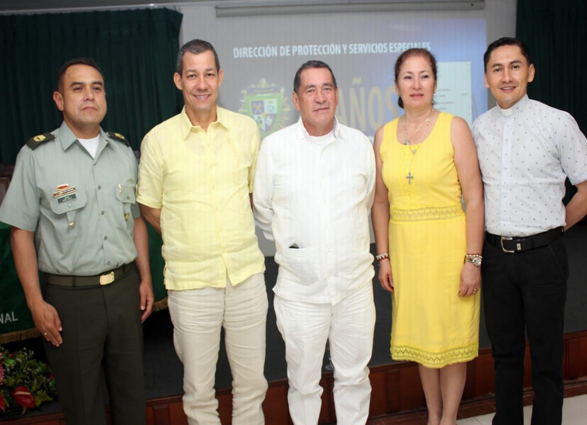 Coronel Saito Enrique Moreno Sub Director DIPRO Huila,  Secretario de Cultura de Neiva Gilberto Rojas, Julio Cesar Díaz, Comisaria de Familia, María Fernanda España González y el Presbítero Héctor Favio Agudelo.